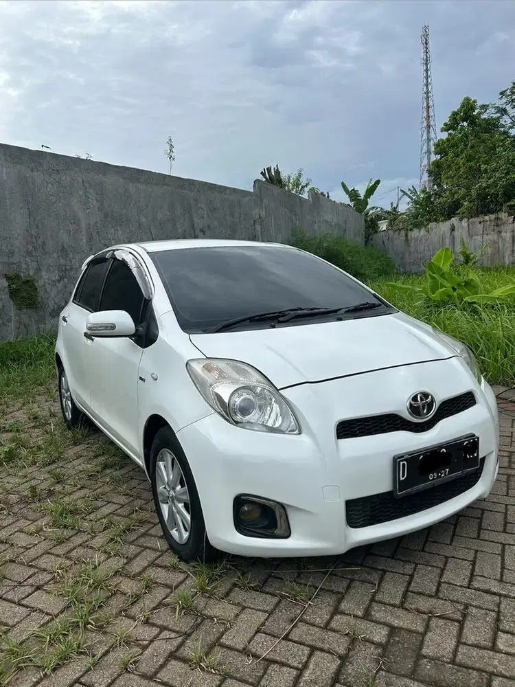 Toyota Yaris J 2012