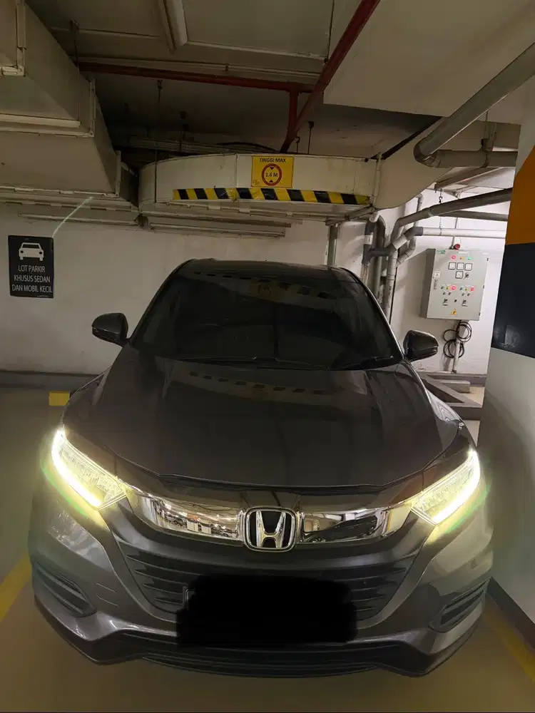 Di jual Honda HRV 2020 sangat bagus STNK panjang bonus velg racing