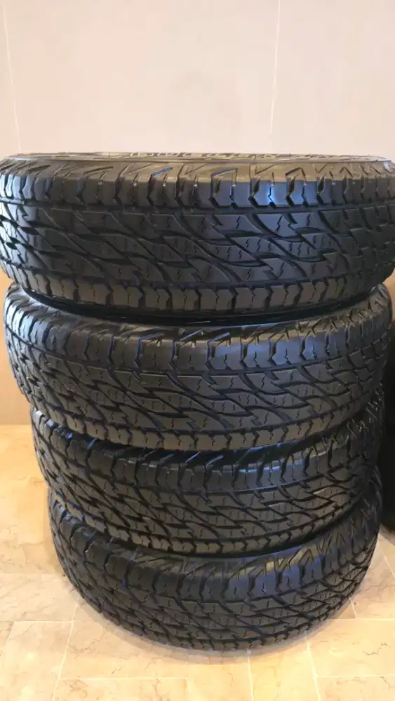 Ban HT 215 70 R16 Kondisi 99%