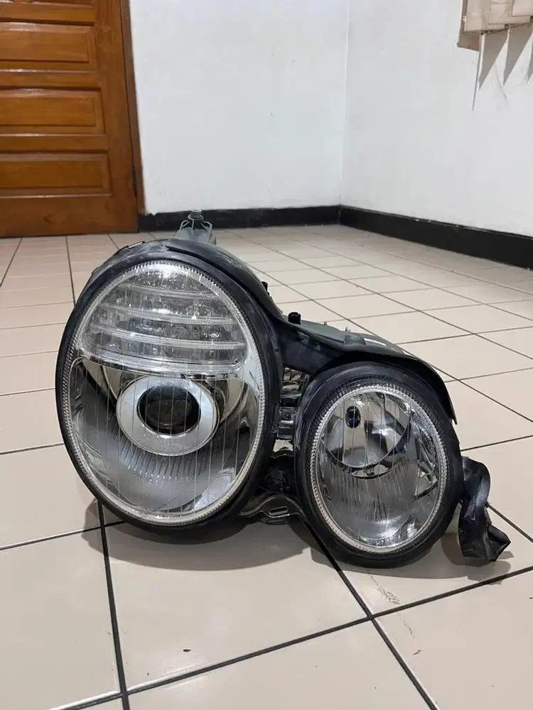 head lamp mercedes benz E class