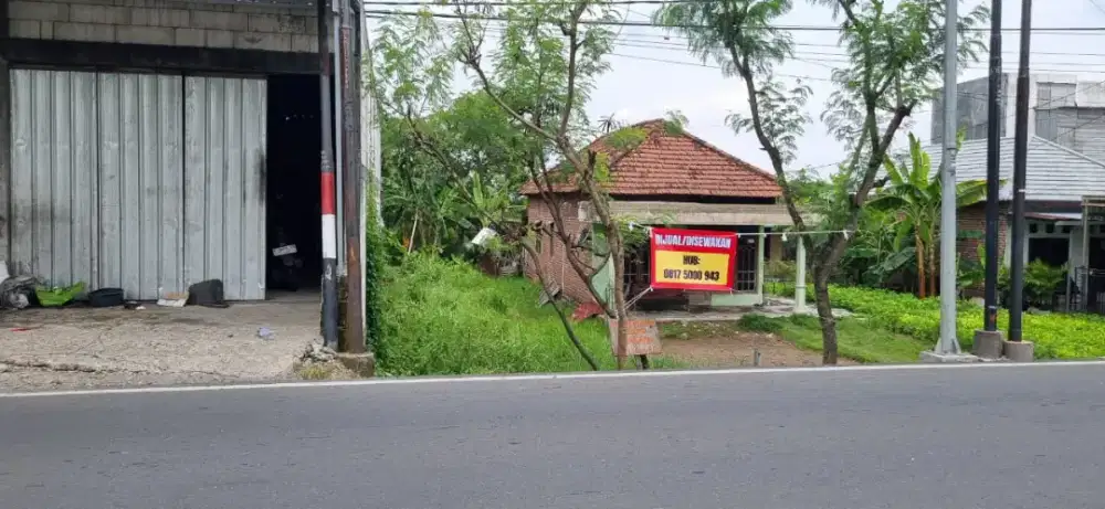 Tanah  pinggir jalan raya  Tanjung Kedamean, Kab Gresik