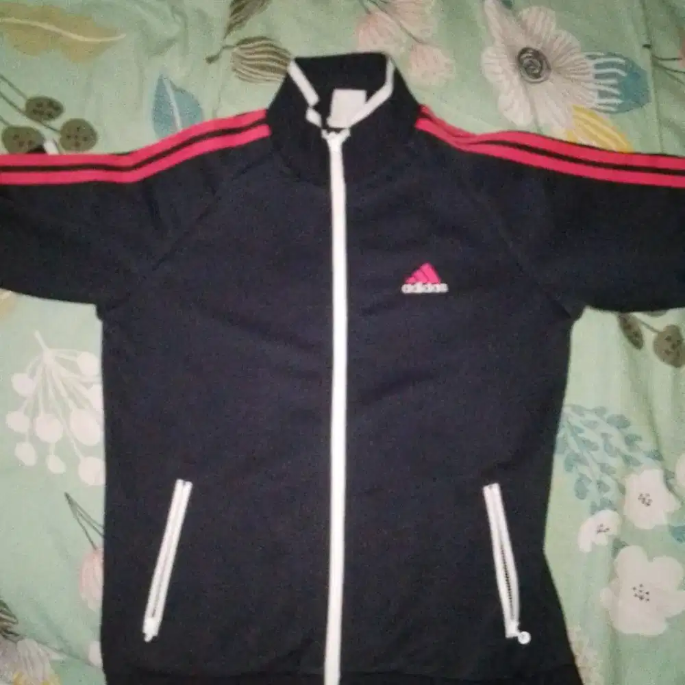 tractop Adidas merah hitam