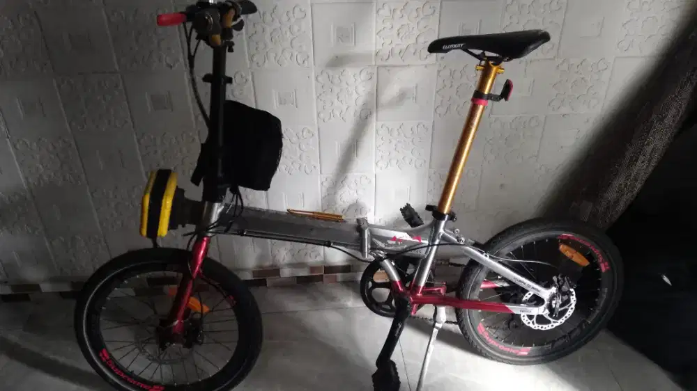 Sepeda lipat element