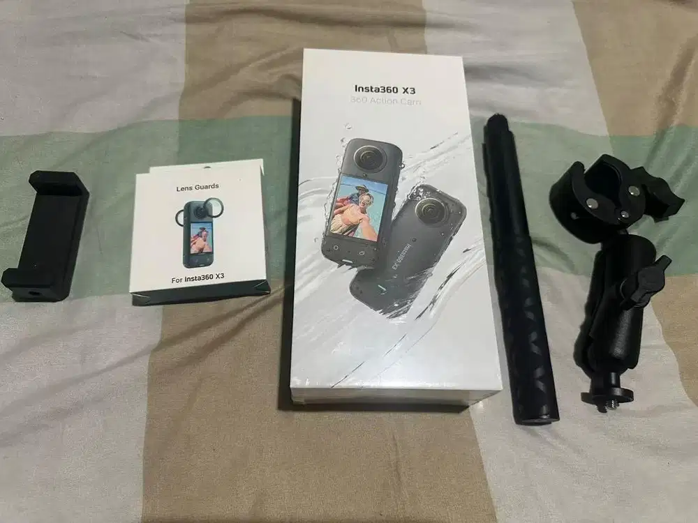 Di jual kamera insta360 X3 new paket motoran + lensguard + tongsis