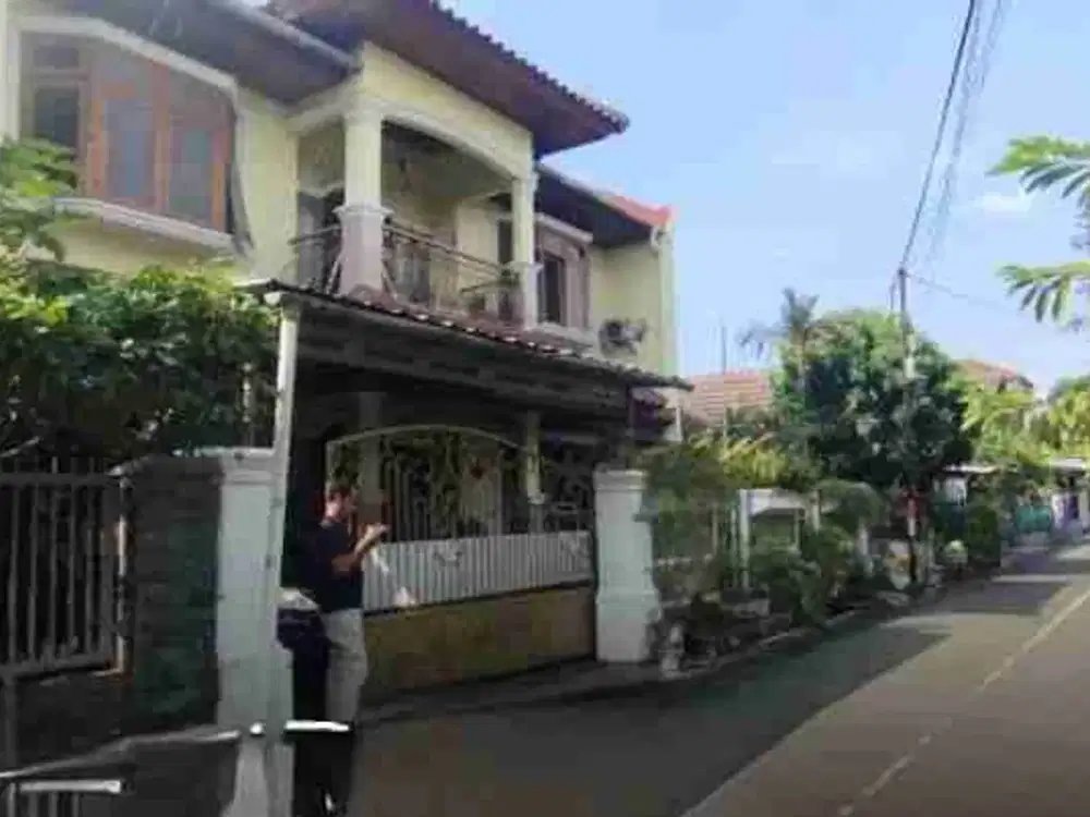 Rumah Besar 2 Lantai di Kel. Cipinang, LT 249 m²