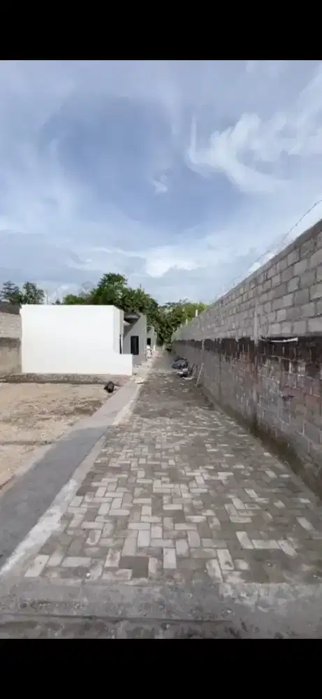 RUMAH DISEWAKAN PER 6 BULAN / TAHUNAN