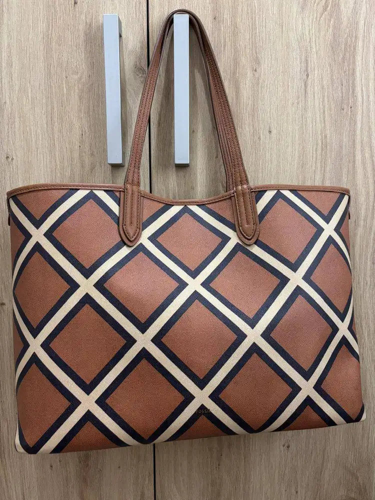 Tas pemakaian pribadi, dijual.. garage sale!
