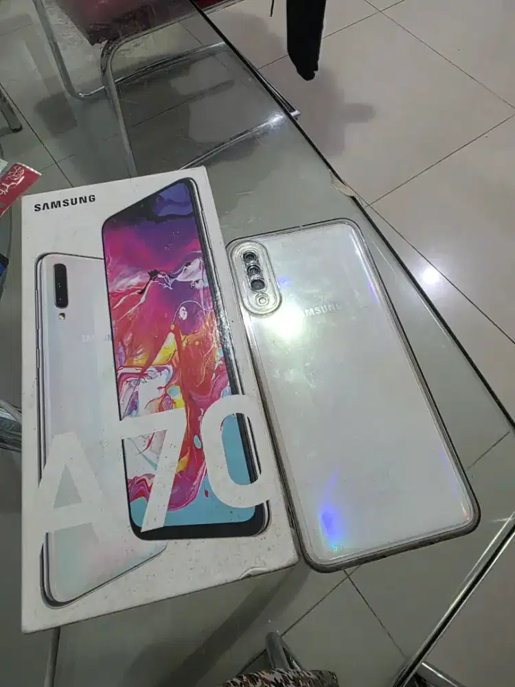 SAMSUNG GALAXY A70