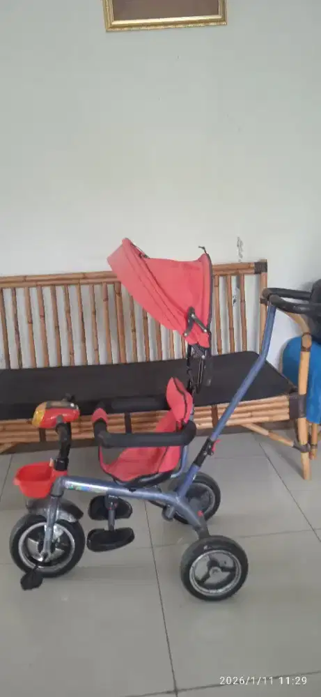 Sepeda anak roda tiga