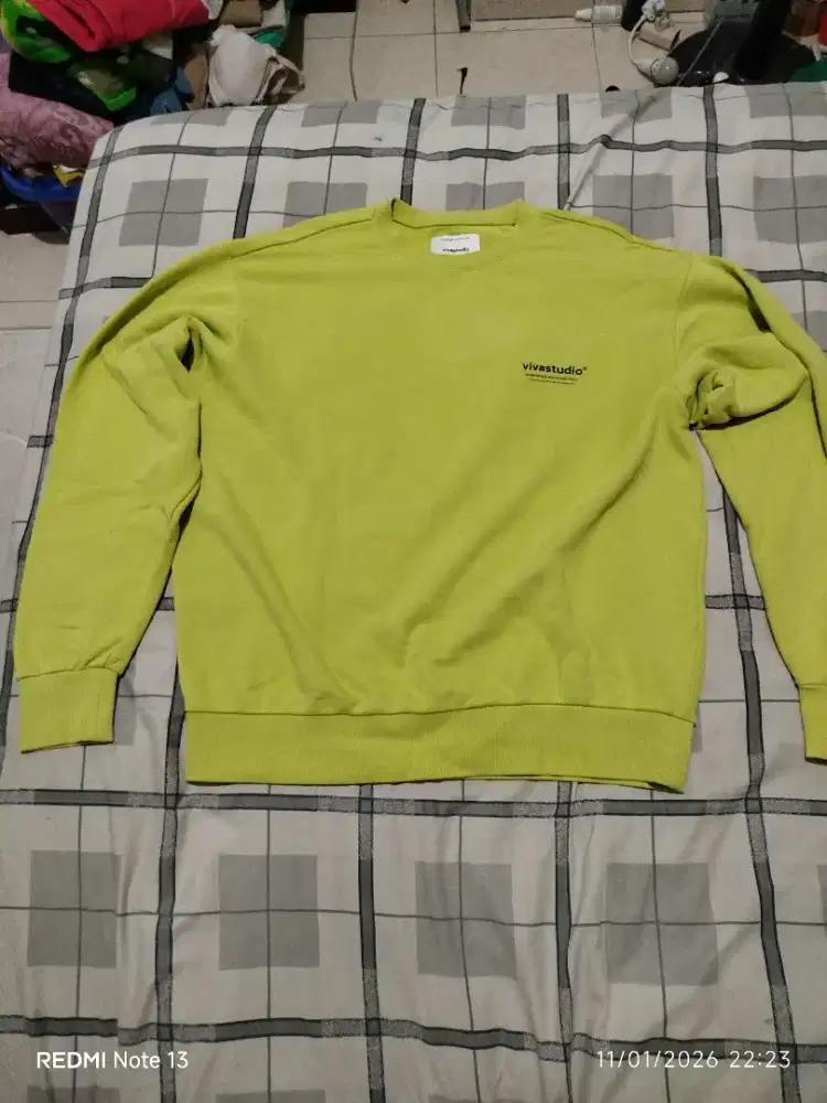 CrewNeck viva studio like new big size