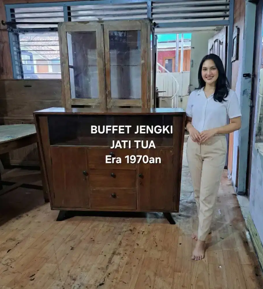 Buffet jengki jati tua era 1970an