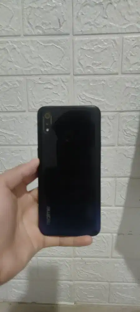 Realme 3 4/64 Helio p60