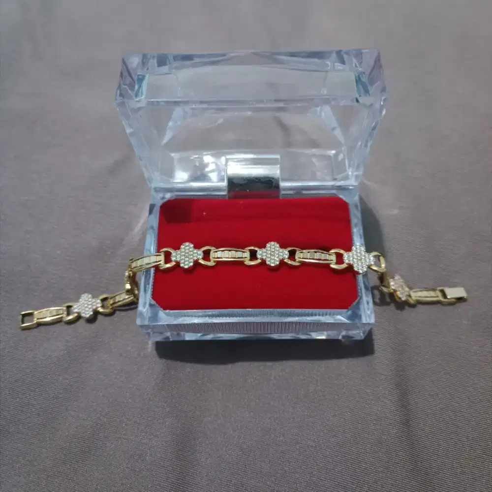 Menerima jual beli emas tampa surat dari tokoh lain