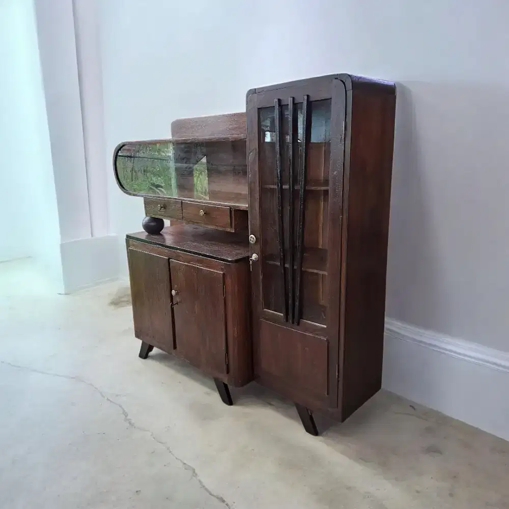 Buffet bola jati tua dimensi P138cm T150cm L43cm