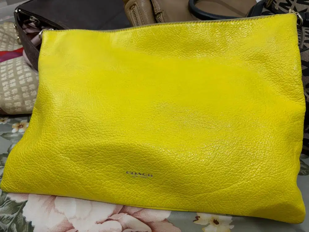 Tas pemakaian pribadi, dijual.. garage sale!