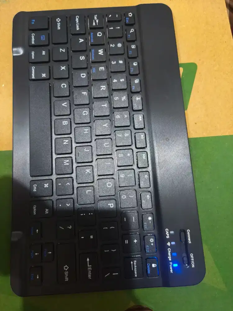 Keyboard Bluetooth