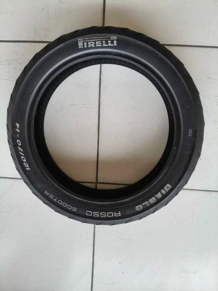Dijual Ban Second Pirelli Diablo Rosso Scooter 120/70-14 Vario 160