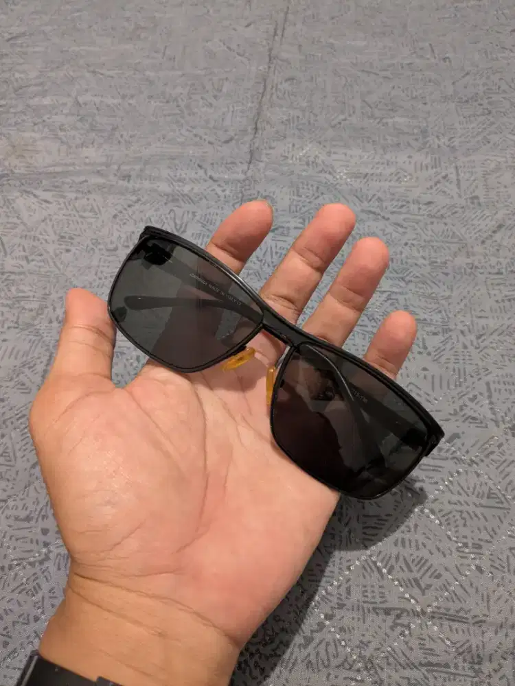 Kacamata hitam sunglasses carrera original