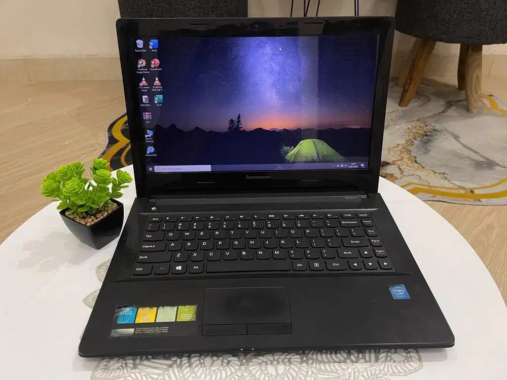 Laptop lenovo 14 inci normal