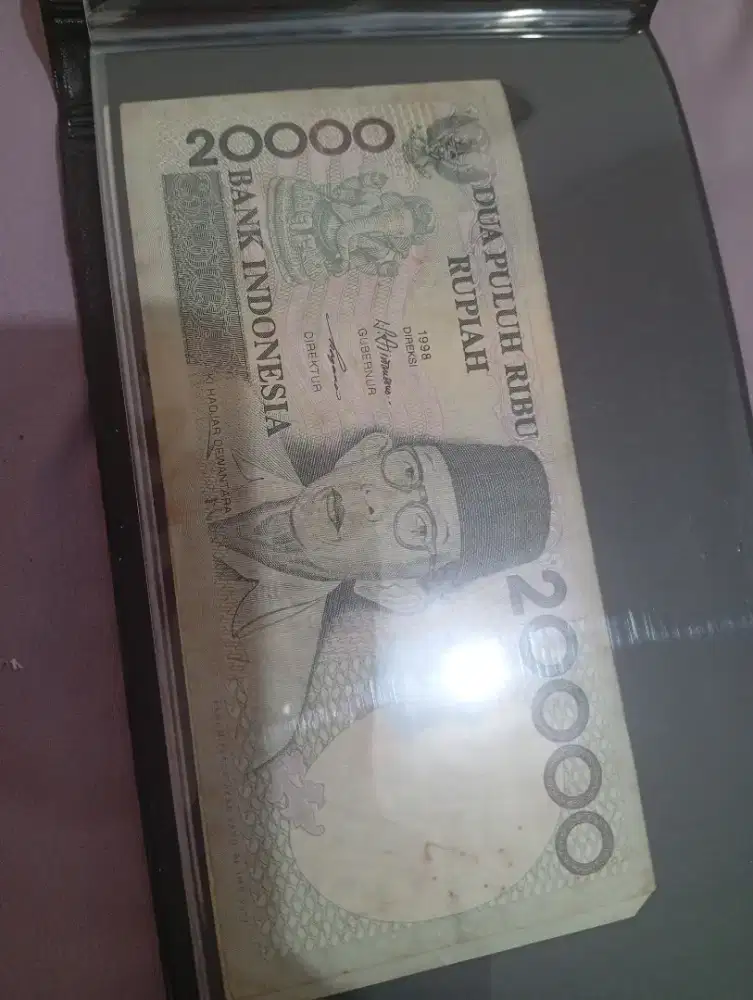 Di jual uang kertas Ki hajar Dewantara pecahan dua puluh ribu