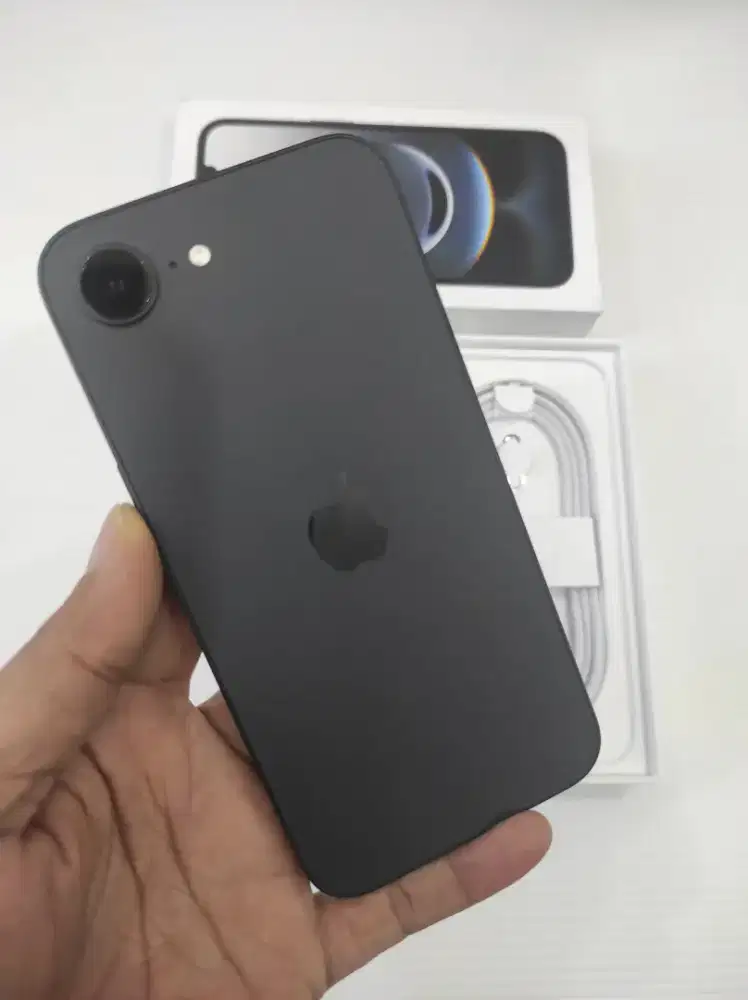 Iphone 16e 128 black
Garansi Resmi
Mulus 99%
Bh 100%
Fullset original