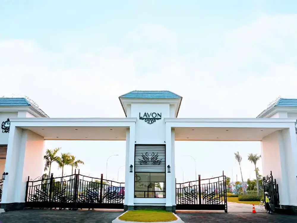 dijual  rumah second suvarna lavon pasar Kemis siap huni 3 lantai baru