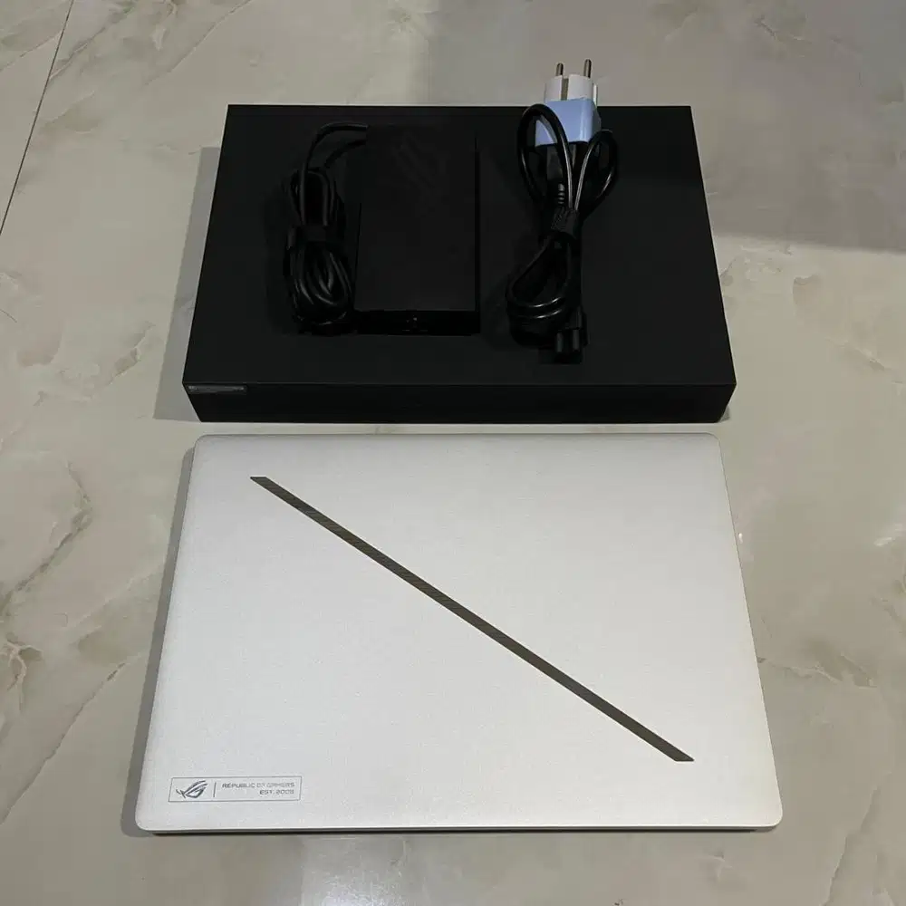 Asus ROG Zephyrus G14 GA403UM RTX5060 - Laptop gaming