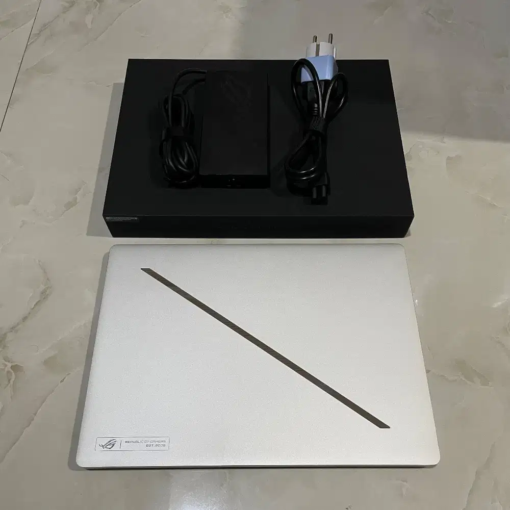 Asus ROG Zephyrus G14 GA403UM RTX5060 - Laptop gaming