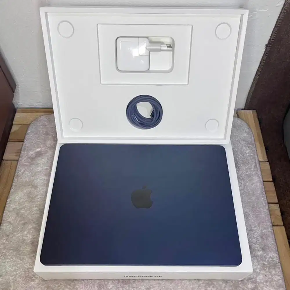 Macbook Air M3 2023 8/256GB Like New ex iBox