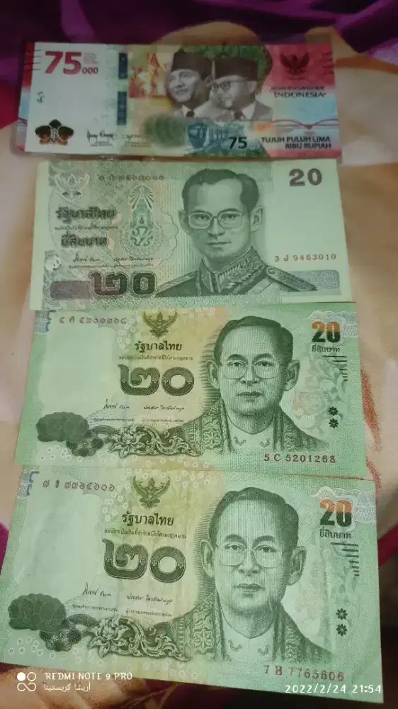 Uang kertas 20 bath thailand