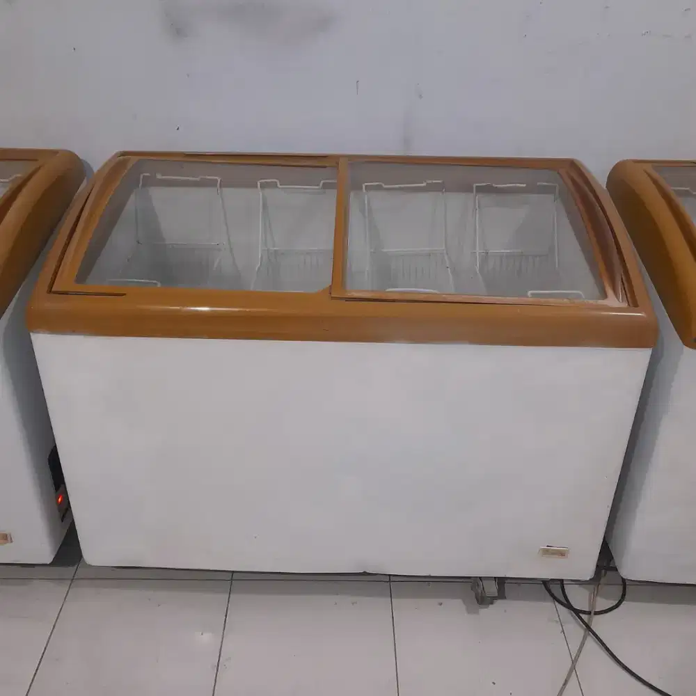 Freezer Sleding Kaca . Second . Normal . Bergaransi