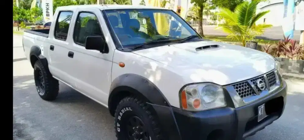 Nissan frontier 4x4 Dcabin 2010