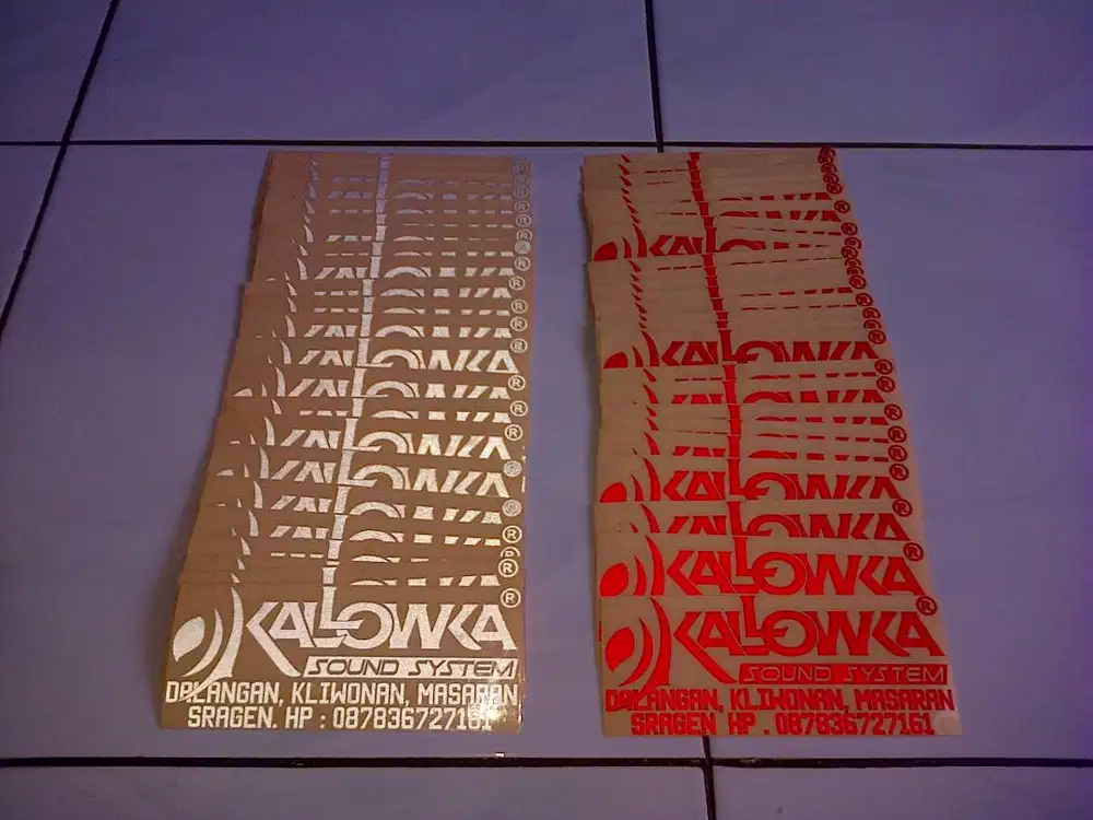 Bikin stiker logo sticker tulisan cutting printing skotlit striping