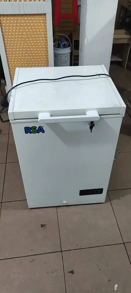 Di jual Freezer merk RSA kapasitas 100L