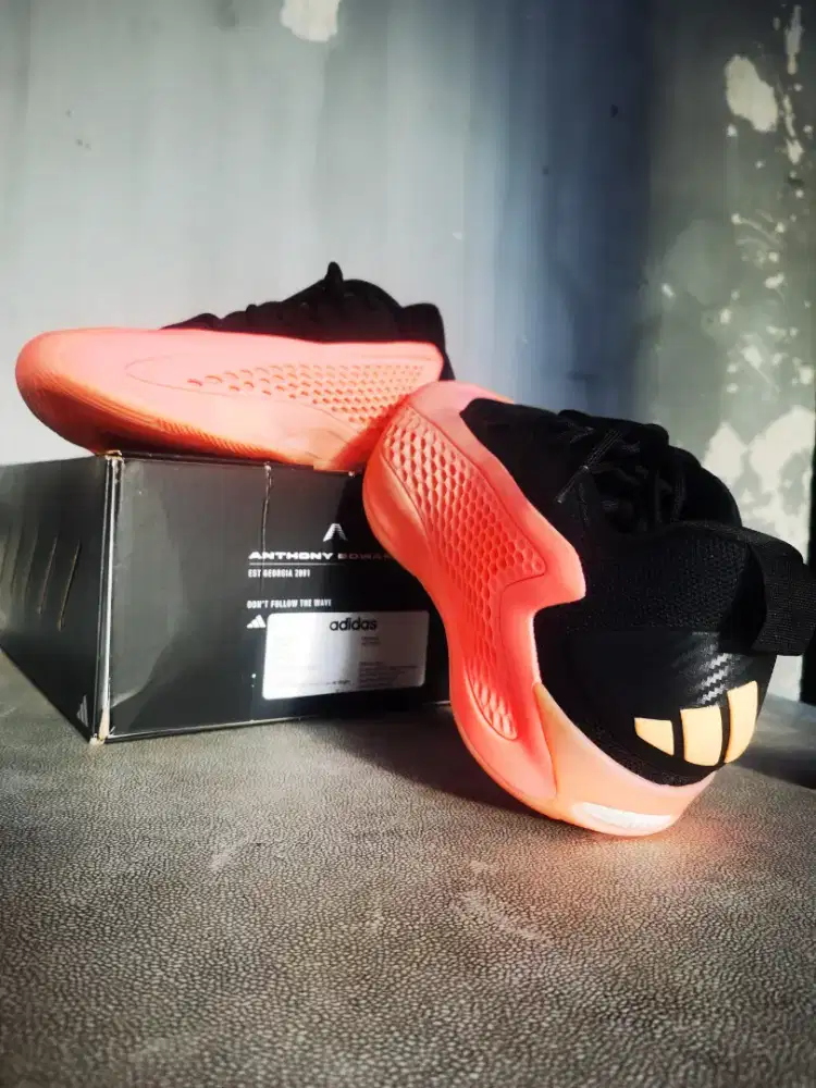 SEPATU BASKET ADIDAS ANTHONY EDWARDS 1 LOW