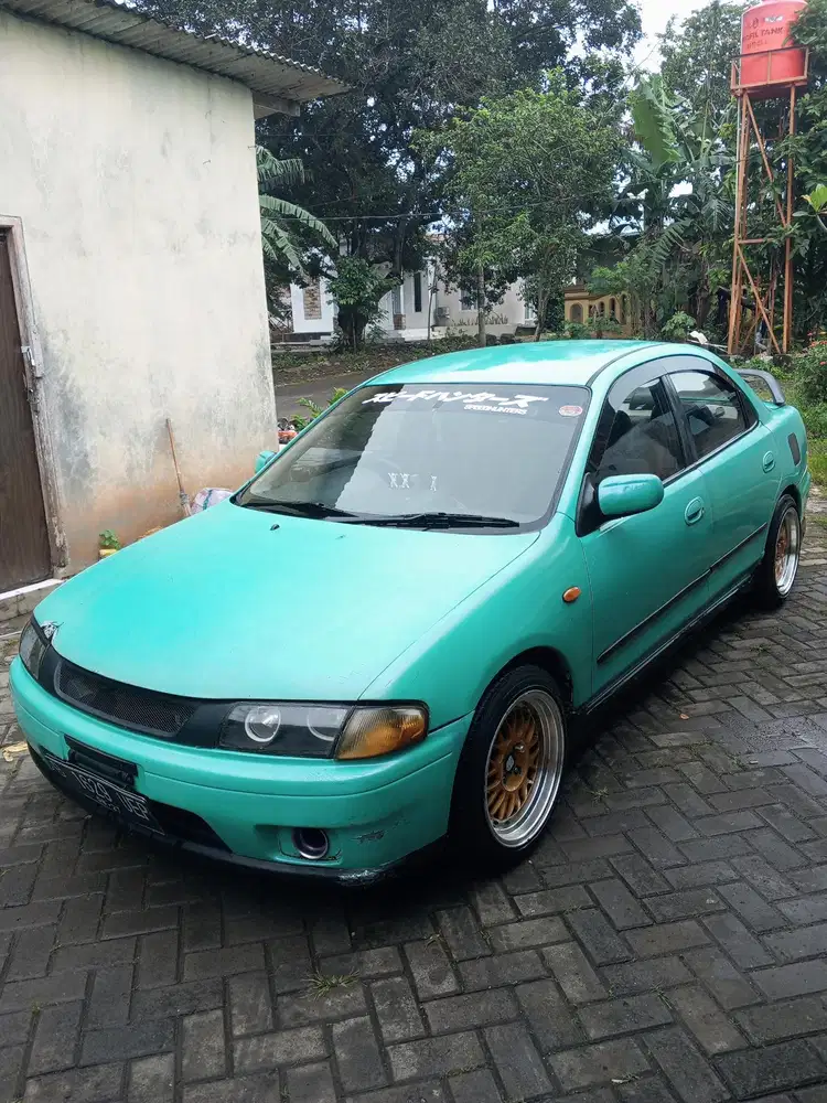 Mazda Familia 1997 Bensin