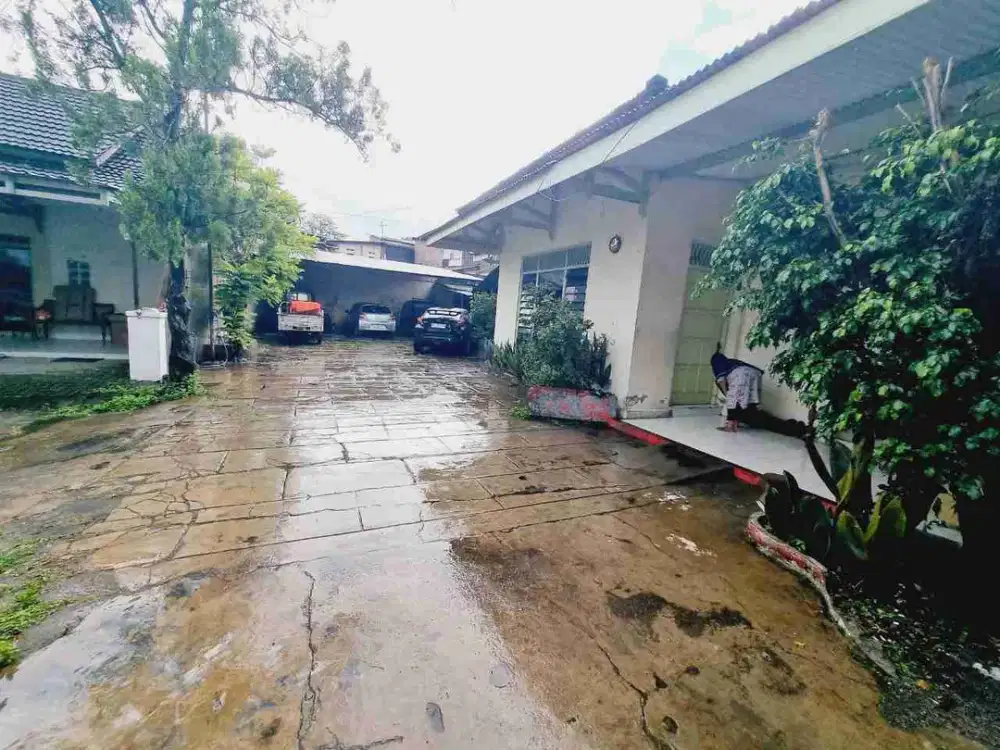 Tanah 300m2  Bonus Bangunan Gudang  Pasar Kliwon Solo Kota