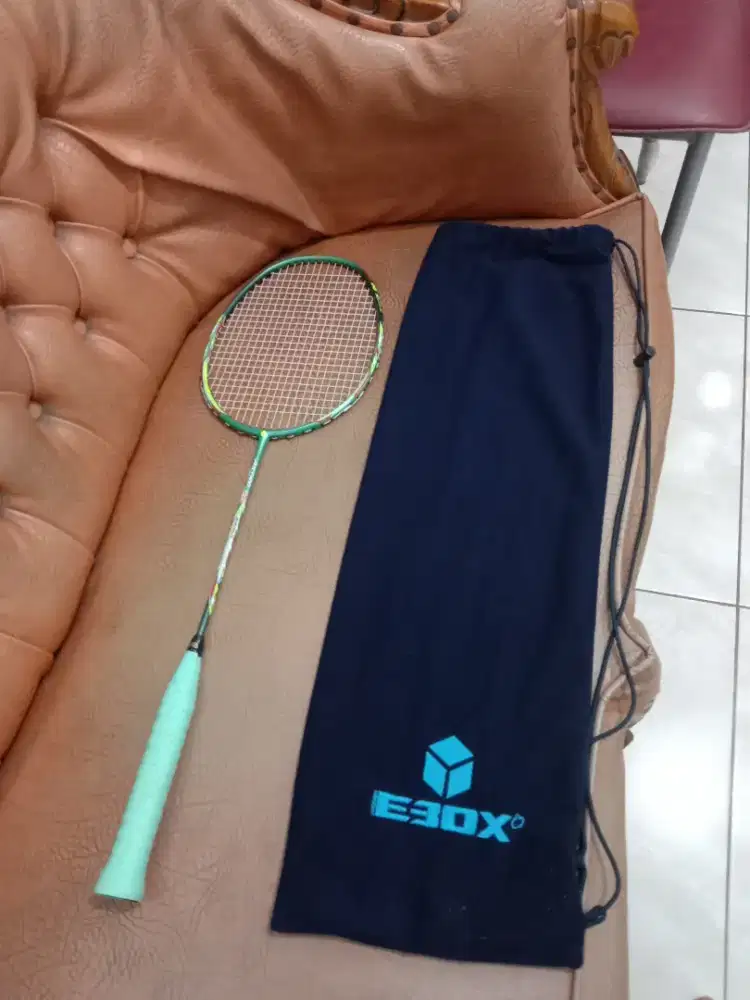 Raket bulutangkis 2 pcs lengkap dengan sarungnya
