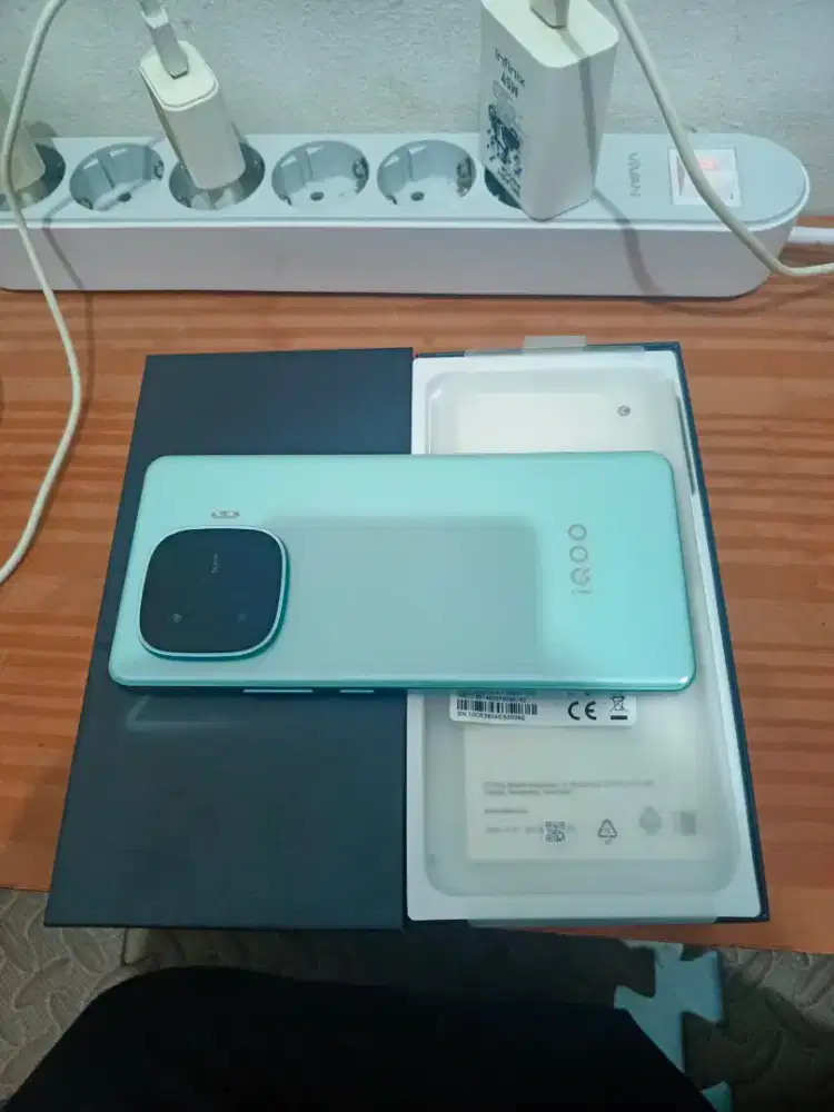 Jual Cepat HP IQOO Z9 5G RAM 8+8 / 256 GB