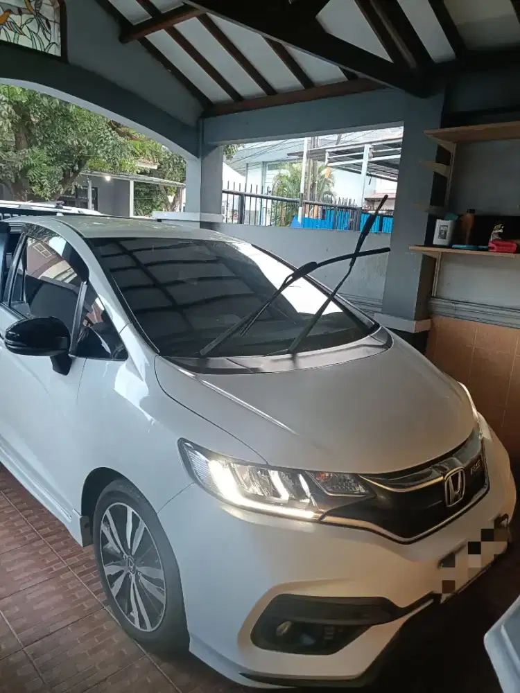 Dijual Mobil Honda Jazz RS Automatic tahun 2019