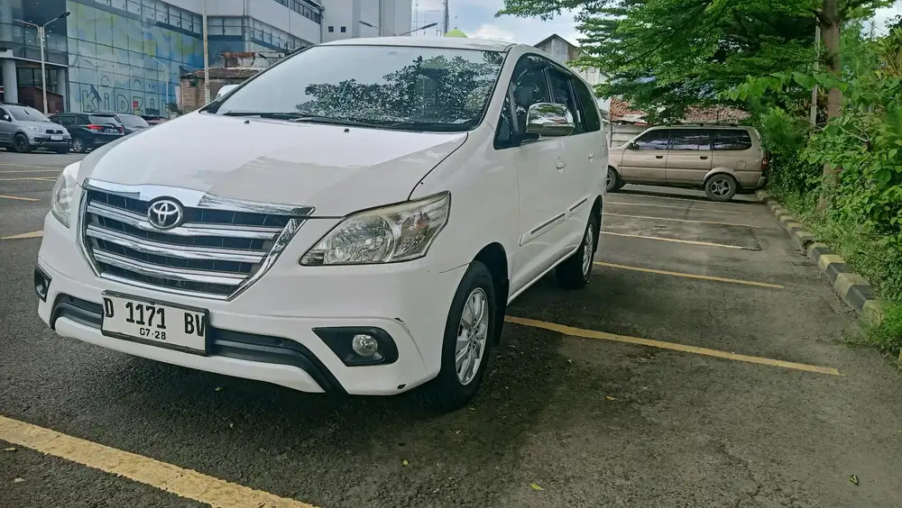 Toyota Kijang Innova 2014 Bensin