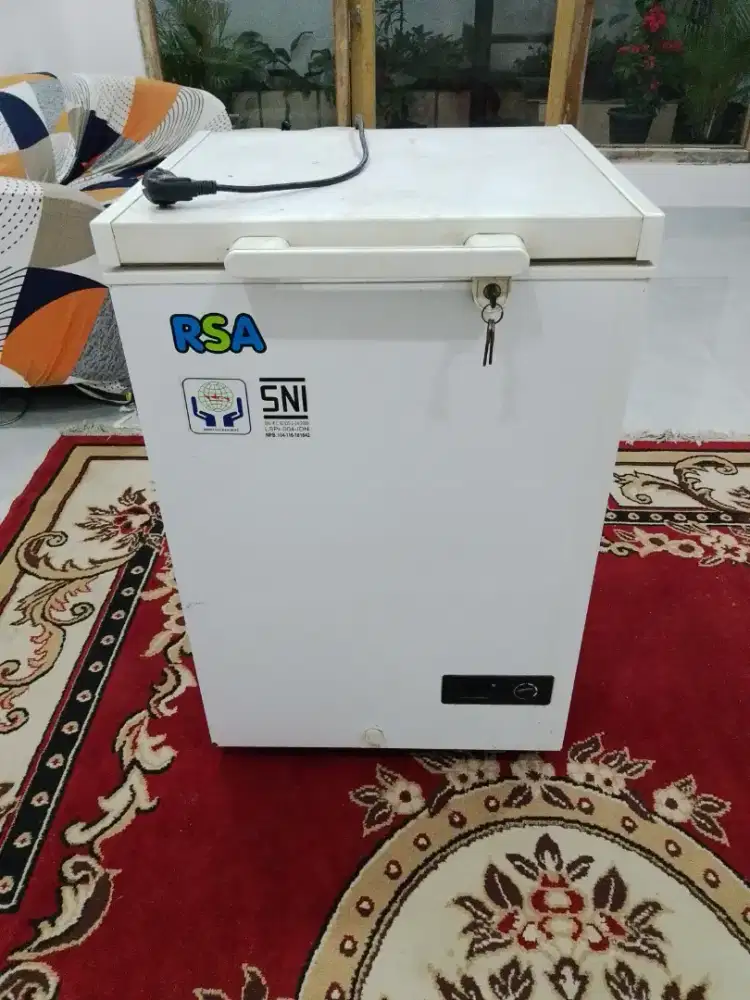 Di jual freezer GEA