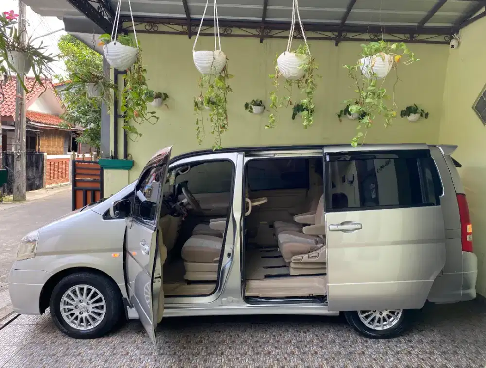Dijual Nissan Serena 2.0 Ct Metic 2007
