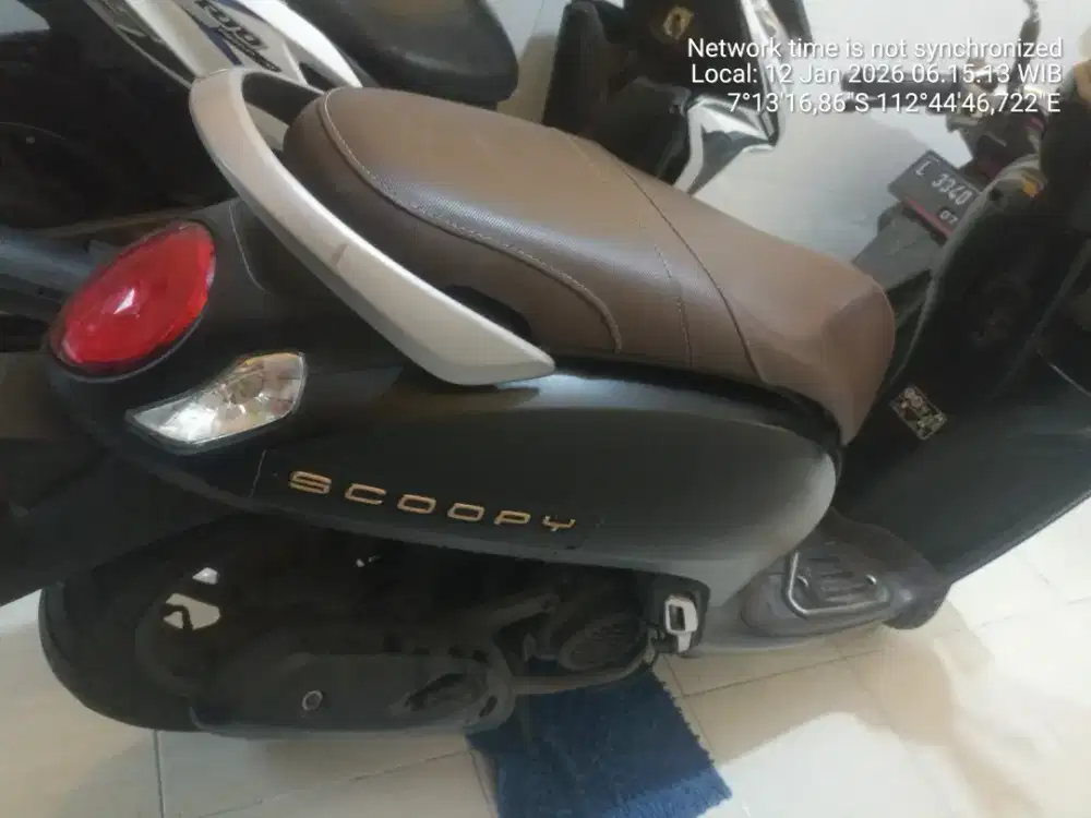 Scoopy warna hitam doff