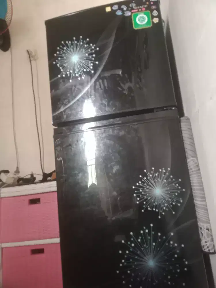 LEMARI ES SHARP 2 PINTU