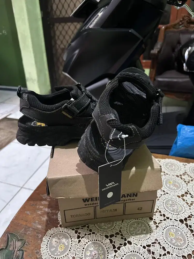 Sandal Gunung Hiking Weidenmann Tornado (ORIGINAL)