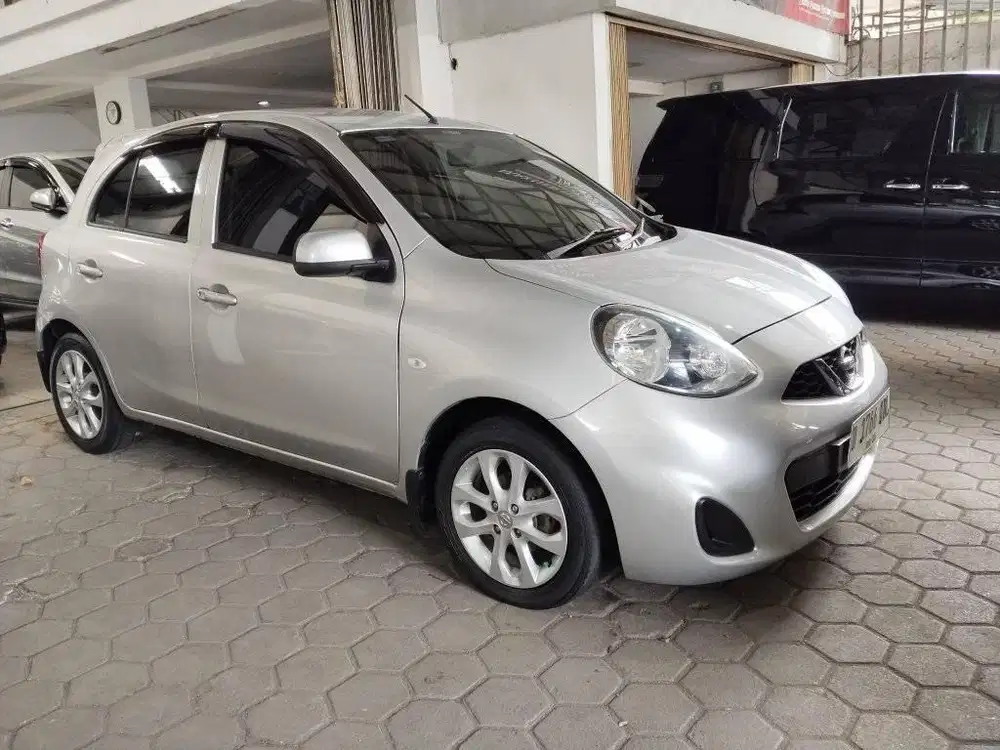 Nissan March matic  2015 DP 15jt