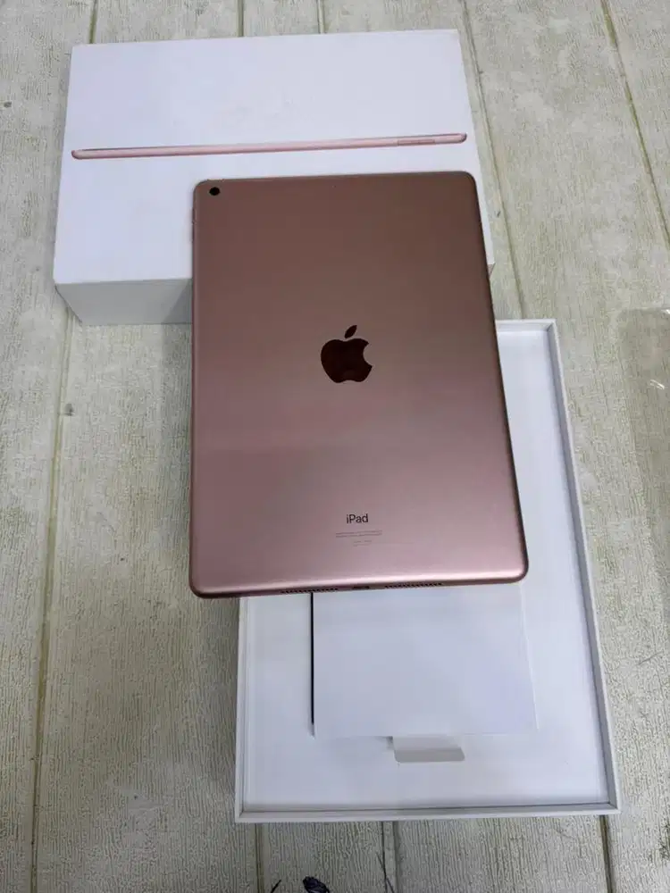 IPAD 8 32GB wifi ibox resmi bekas