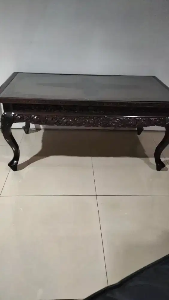 Meja ukir kayu jati