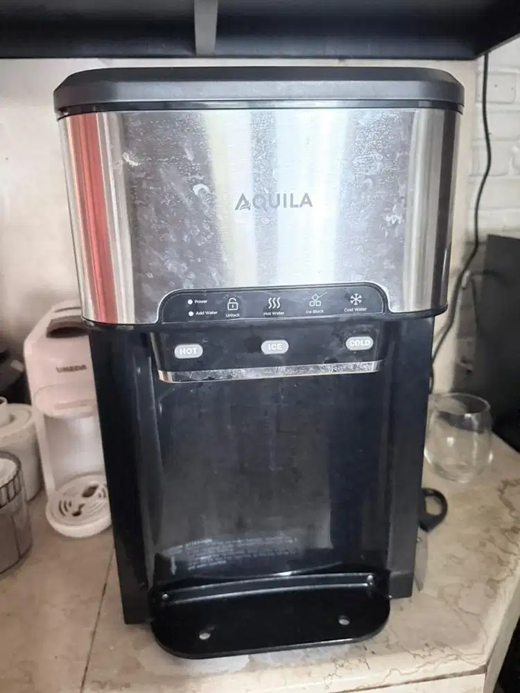 Dispenser ice blok dan panas